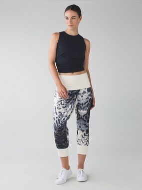 Lululemon - Dance To Yoga Cropped Jogger Pant